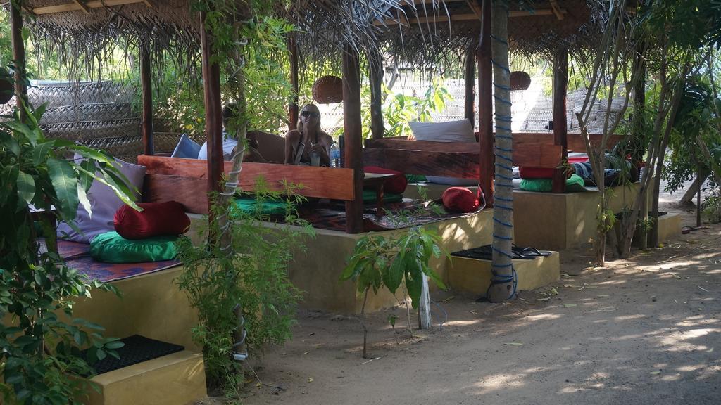 Zimbay Guest House Arugam Bay Exterior foto